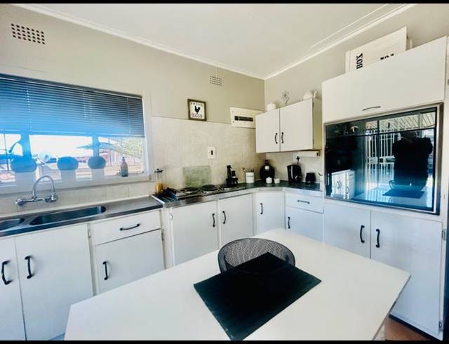 3 BEDROOM HOUSE FOR SALE IN VANDERBIJLPARK CW 5